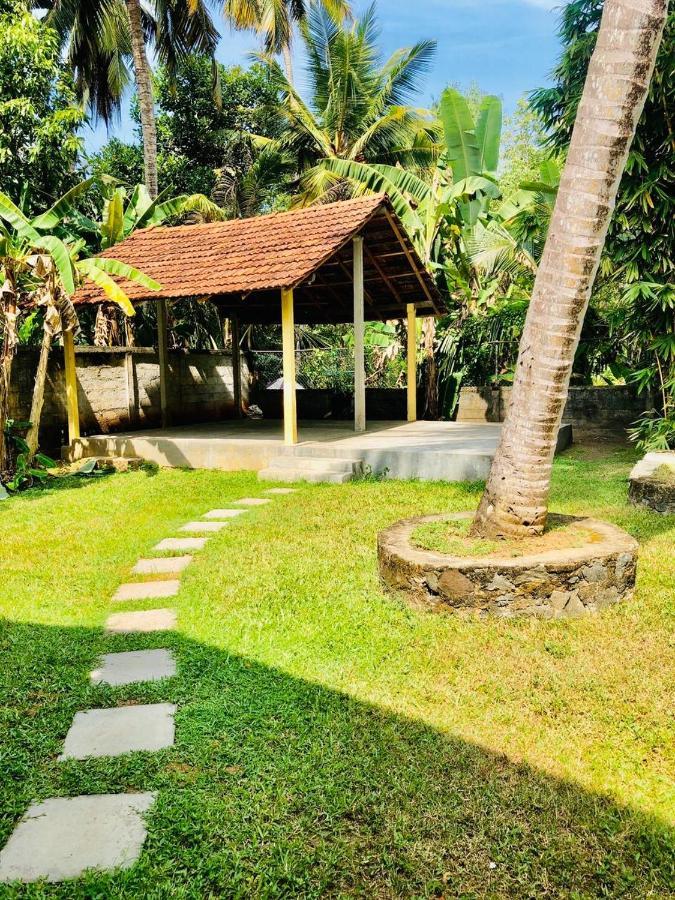 Talalla Village Beach Resort Exterior photo